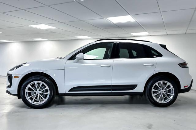 2024 porsche macan base
