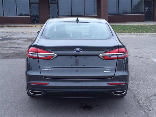 2020 ford fusion se