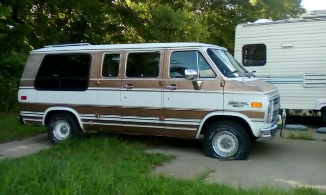 1988 chevrolet chevy g20 great condition......need fuel pump