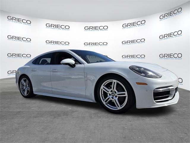 2022 porsche panamera base