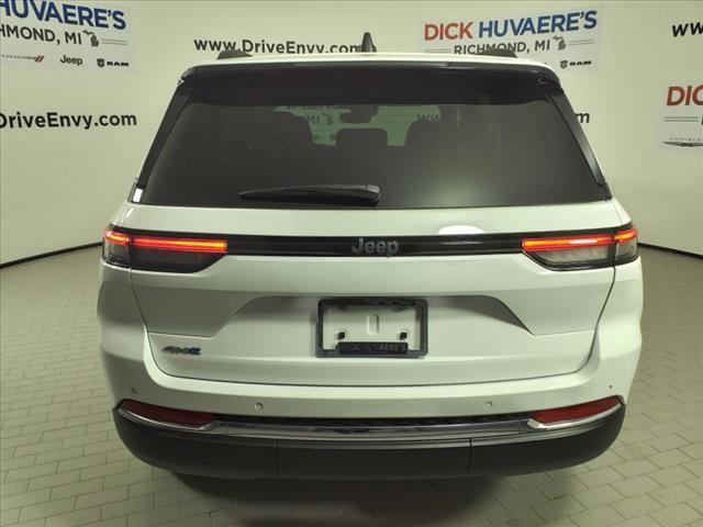 2024 jeep grand cherokee 4xe base