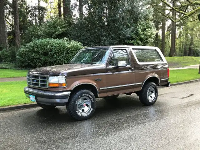 1992 ford bronco xlt 4x4 very rare 5-speed manual 5.0l v8 2dr suv 149k miles!!!
