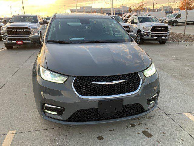 2023 chrysler pacifica hybrid touring l