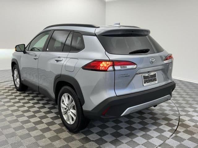 2022 toyota corolla cross le in des plaines, illinois