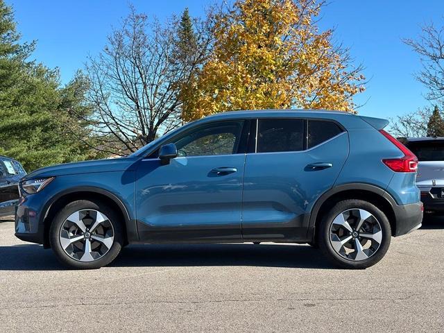 2024 volvo xc40 b5 plus bright theme