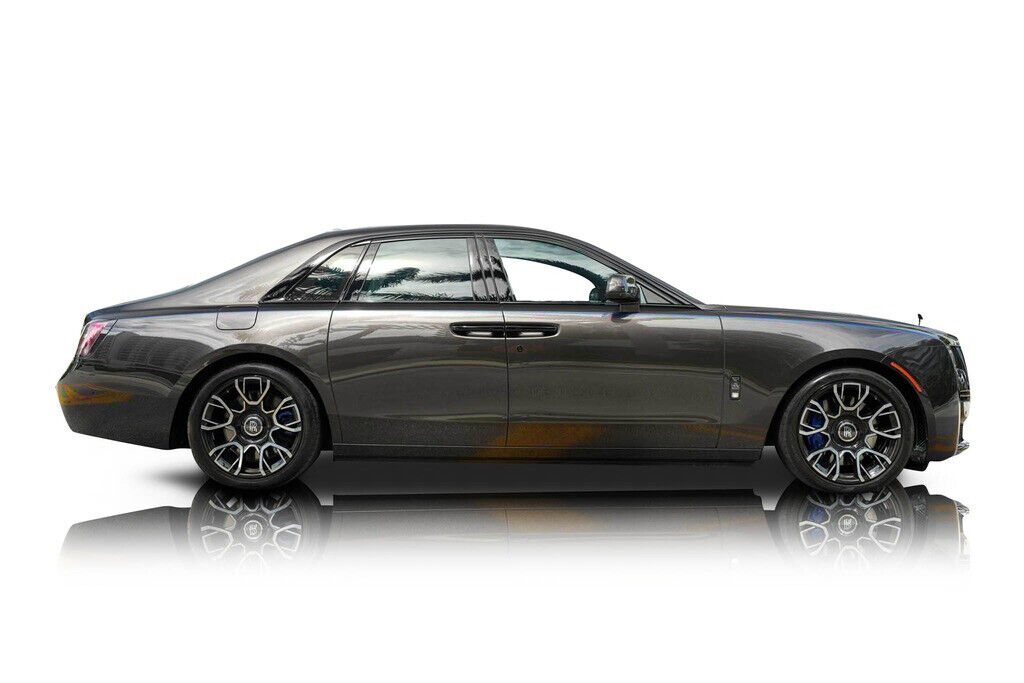 2023 rolls-royce black badge ghost