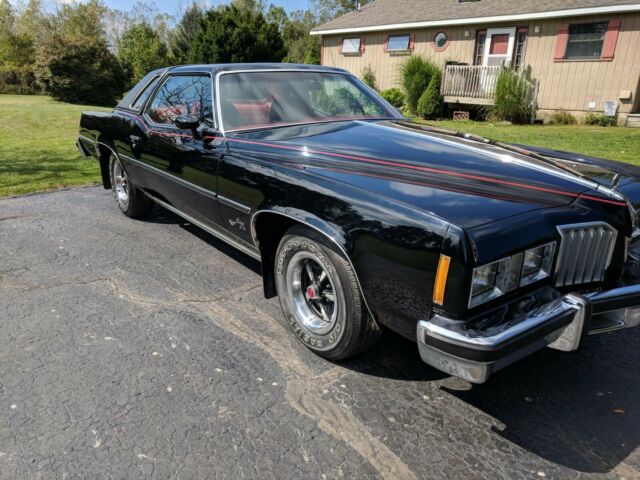 1977 pontiac grand prix lj, 400ci v8,automatic, 27,000mi, loaded, one owner