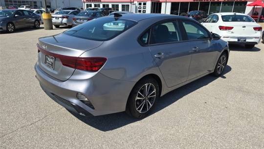 2023 kia forte lxs