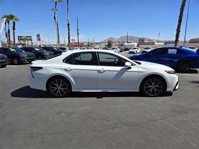 2023 toyota camry se