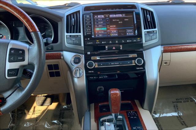 2013 toyota land cruiser base