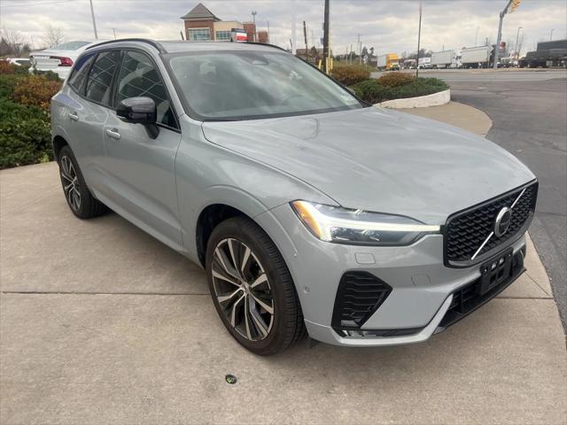 2024 volvo xc60 b5 plus dark theme