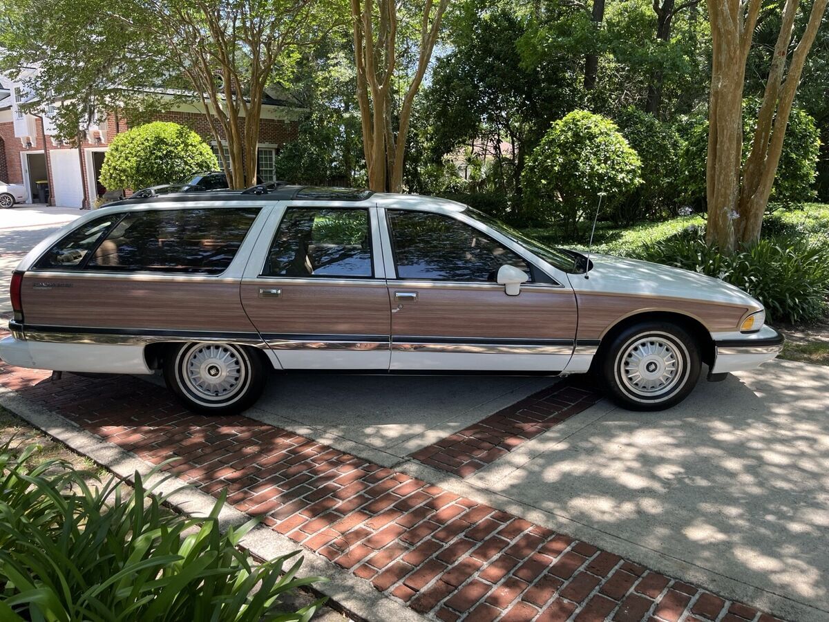 1994 buick roadmaster white estate
