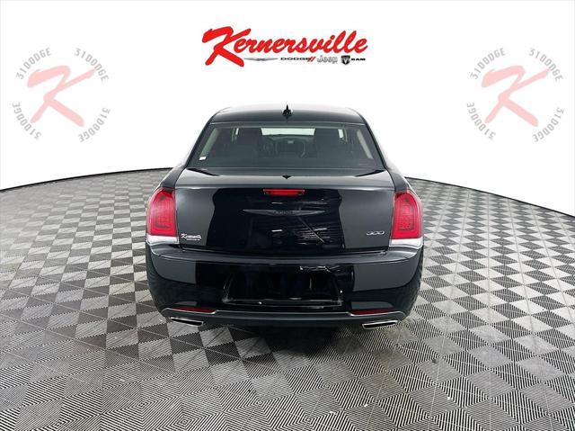 2023 chrysler 300 touring
