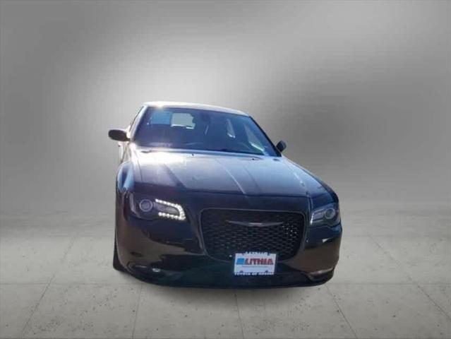 2022 chrysler 300 s