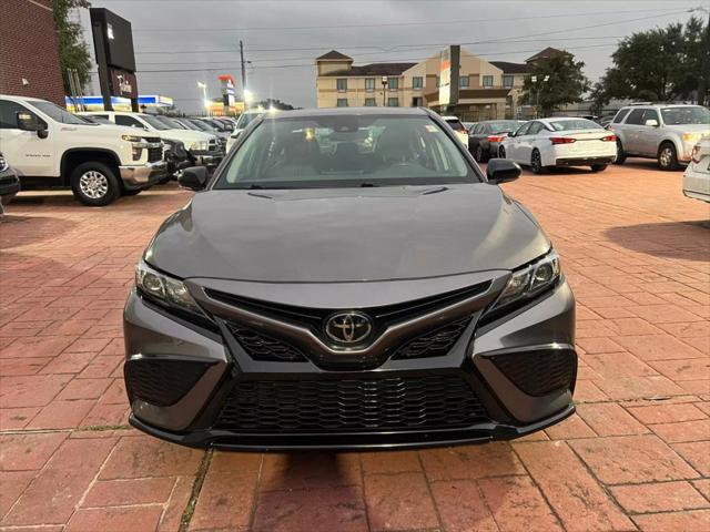 2022 toyota camry se