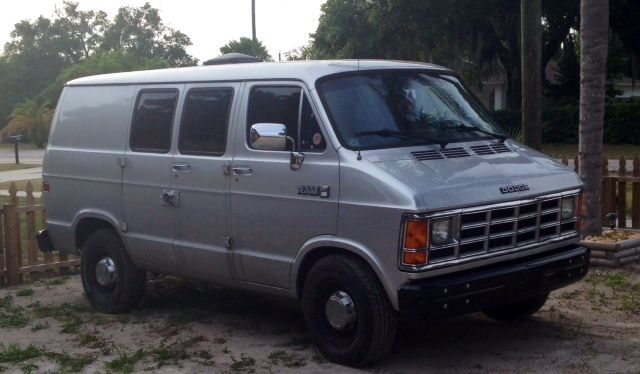 1989 dodge van b250 modified to heavy duty suspension