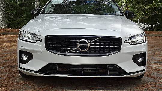 2022 Volvo S60