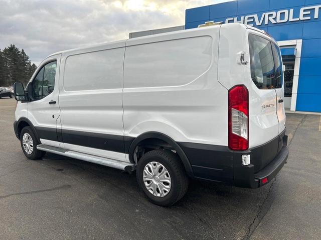 2021 ford transit-250 base