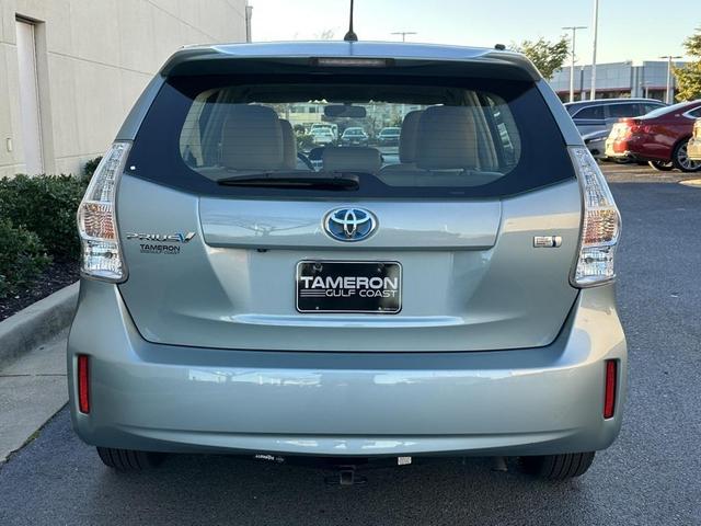 2014 toyota prius v two