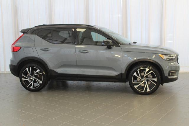 2022 volvo xc40 t4 r-design