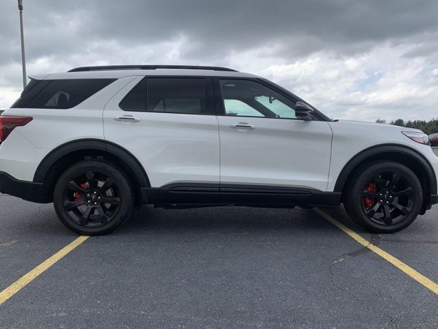 2022 ford explorer st