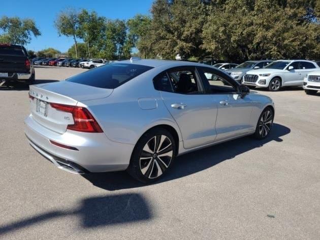 2022 volvo s60 t5 momentum