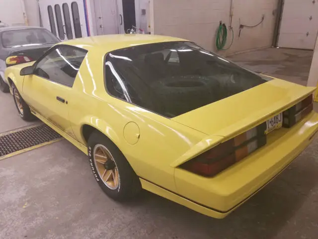 1983 camaro z28 l69 5 speed iroc clone newer paint v8 runs great