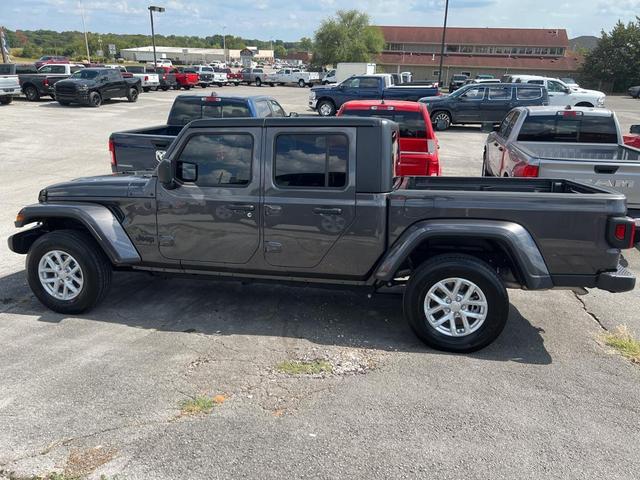 2023 jeep gladiator sport
