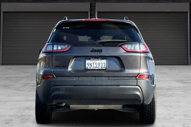 2023 jeep cherokee altitude lux