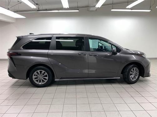 2023 toyota sienna