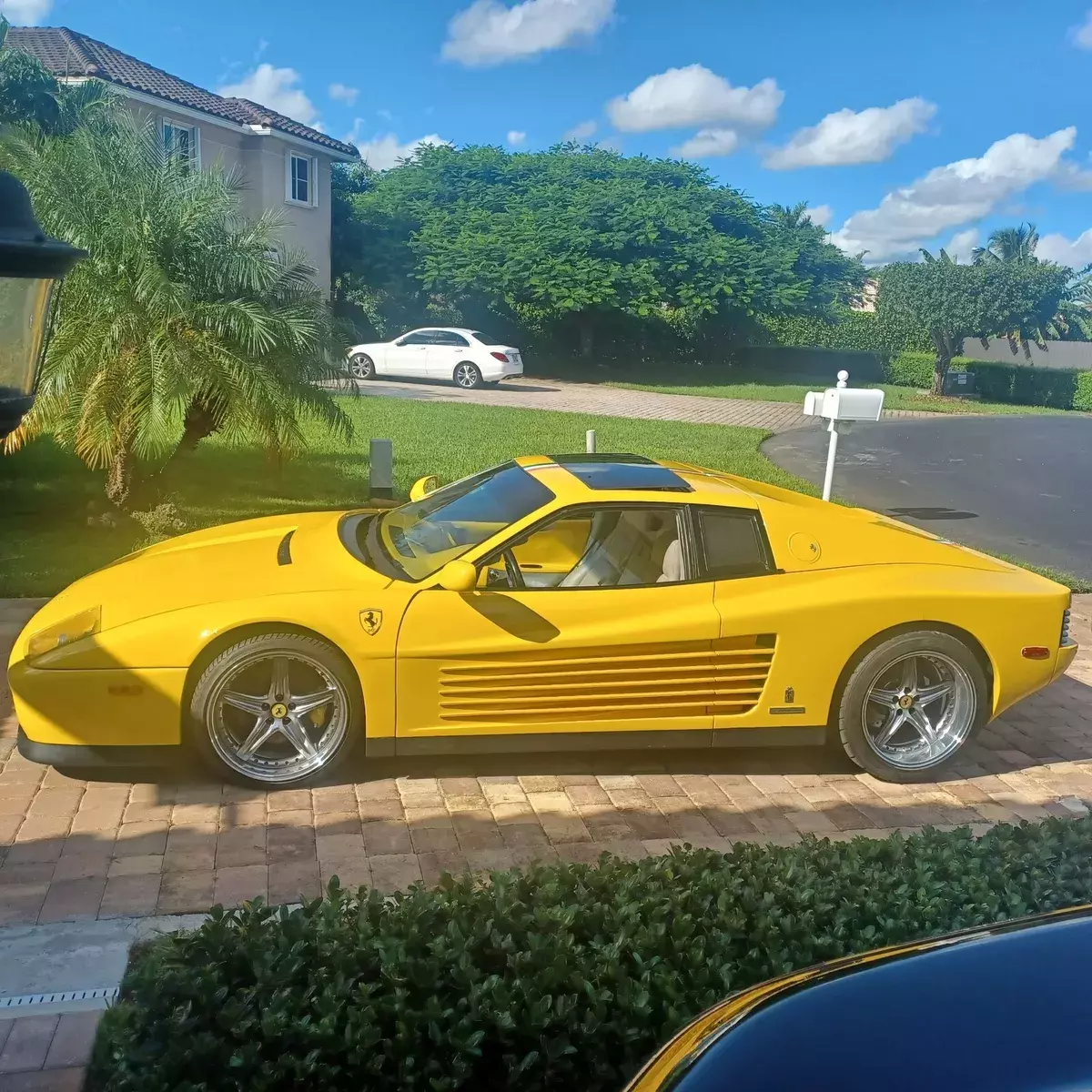 1985 pontiac fiero coupe yellow gt