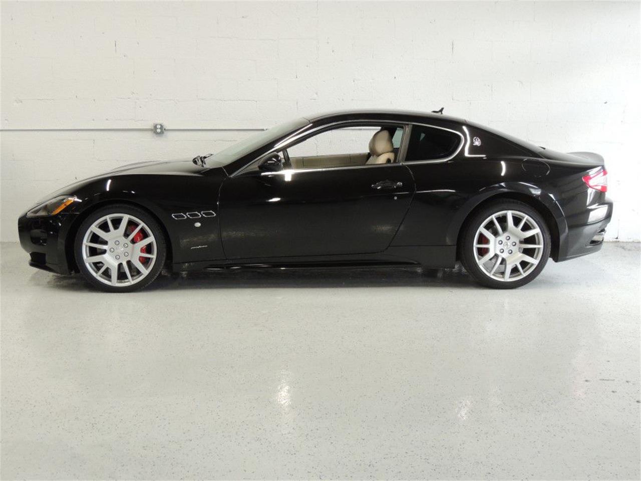 2011 maserati granturismo
