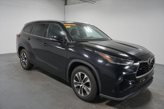 2021 toyota highlander xle