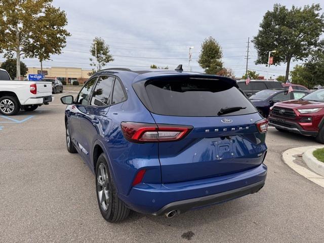 2023 ford escape st-line select