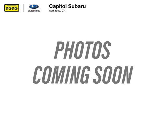 2023 volvo xc40 b5 plus dark theme