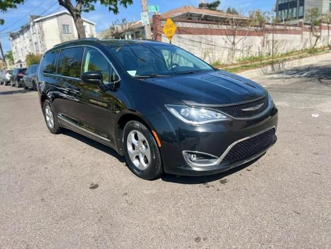 2017 chrysler pacifica touring-l plus minivan 4d in flushing, new york