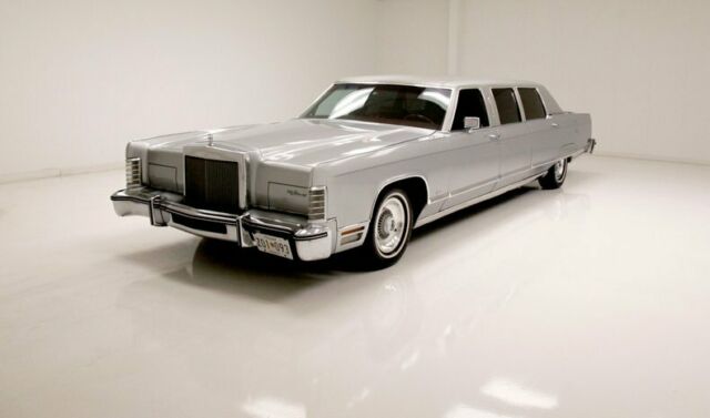 long straight panels/velour interior/460ci 4 bbl/c6 3-speed auto