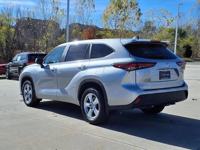 2024 toyota highlander le