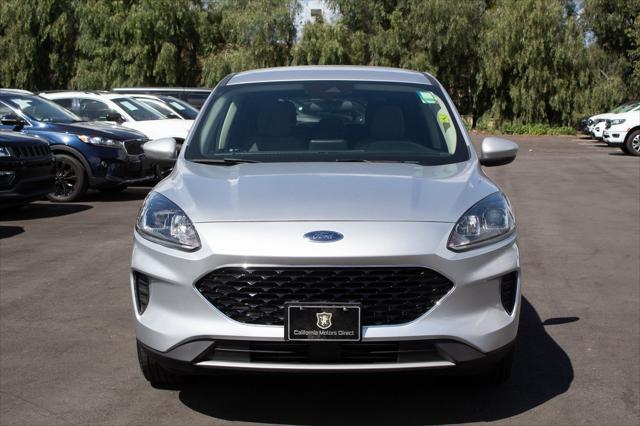2020 ford escape se
