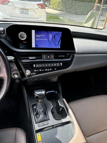 2023 lexus es 300h base