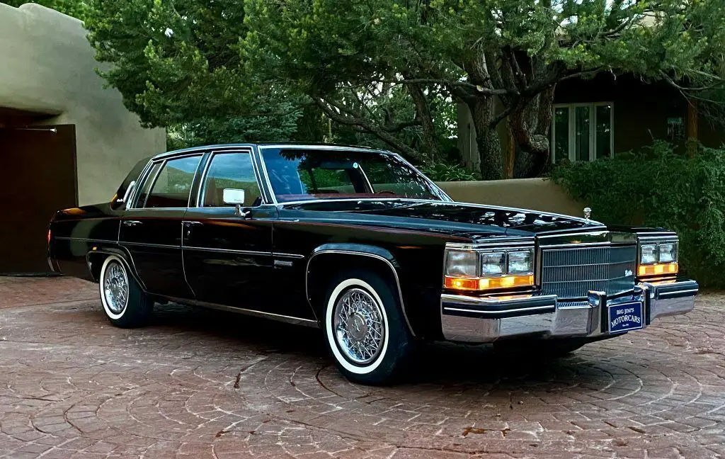 1983 sedan deville with only 6,543 original miles original tires fleetwood 1992