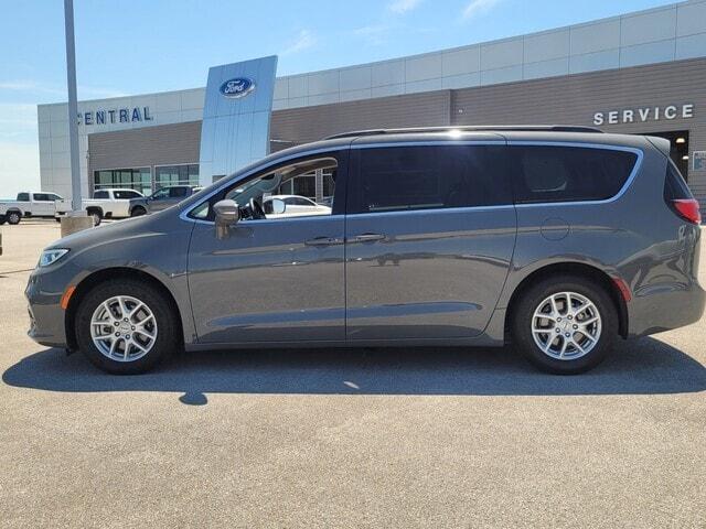 2022 chrysler pacifica touring-l