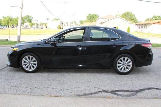 2019 toyota camry le