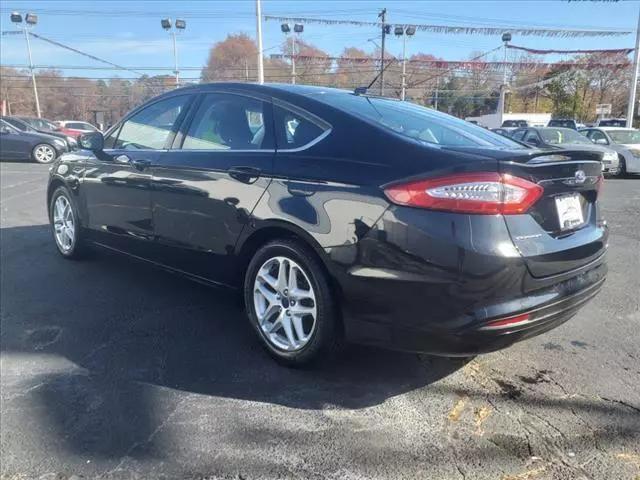 2016 ford fusion se