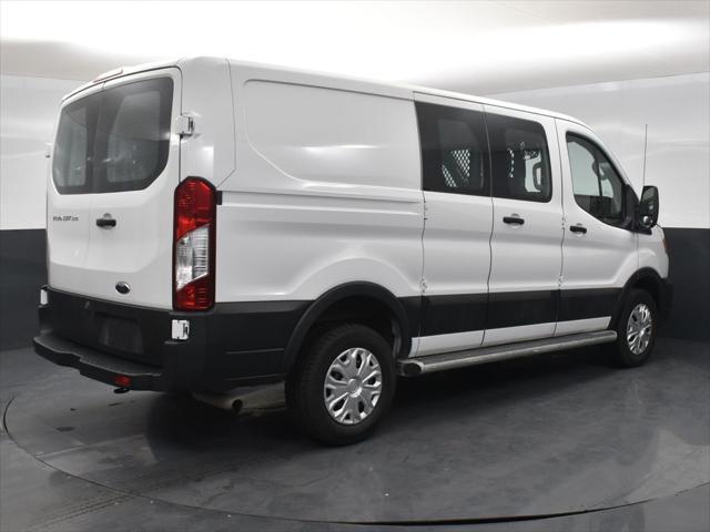 2022 ford transit-150 base