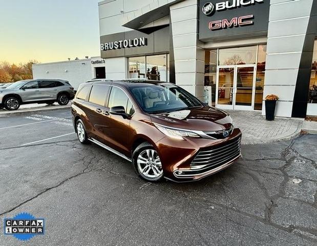 2022 toyota sienna limited