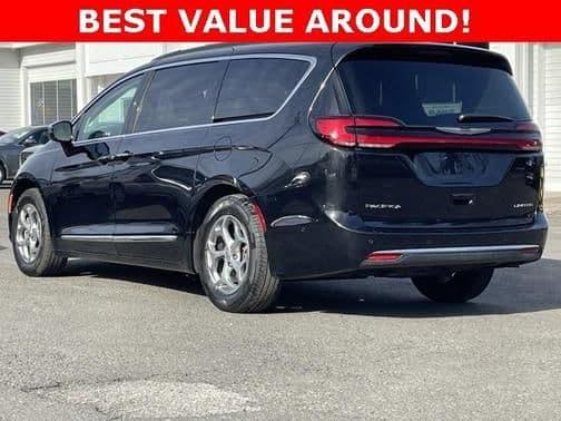 2022 chrysler pacifica limited in brookfield, connecticut