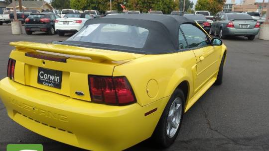 2003 ford mustang deluxe