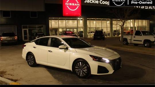 2023 nissan altima 2.5 sv