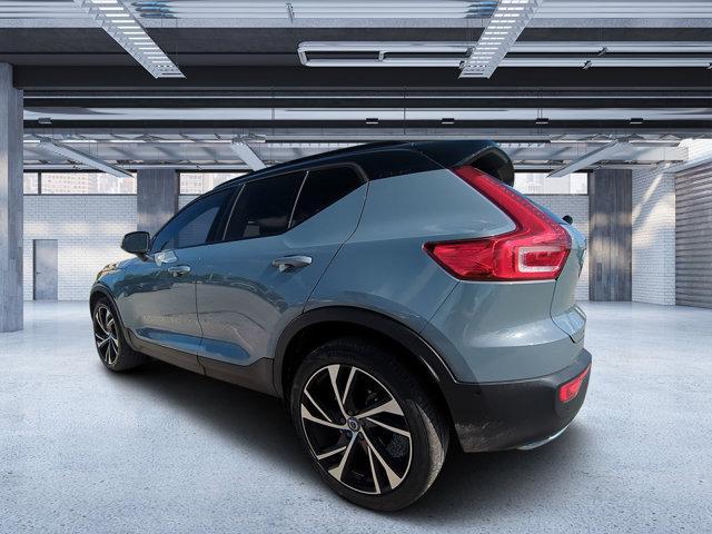 2020 volvo xc40 t4 r-design